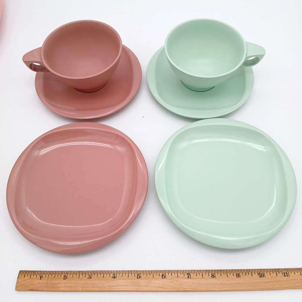 Vintage Melamine Lot of 35 Mixed Colors & Makers Plates Bowls Mugs Cups Platter - Picture 5 of 16